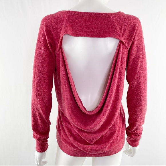 Chaser Red Long Sleeve Saturday Heart Love Open Back Pullover Sweater Size S - Picture 8 of 10